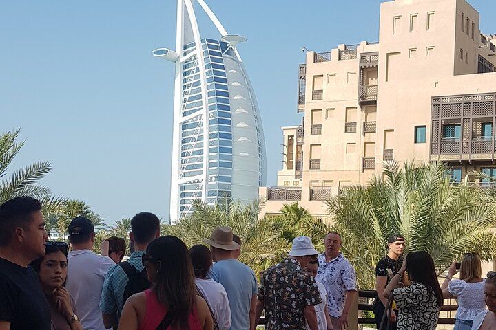 Experience the stunning sights of Dubai from the iconic Burj Al Arab to traditional markets all in the comfort of an Audi Q7 with panoramic views and Wi-Fi access.
